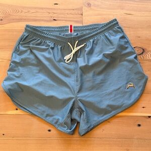 Tracksmith women’s van cortlandt shorts